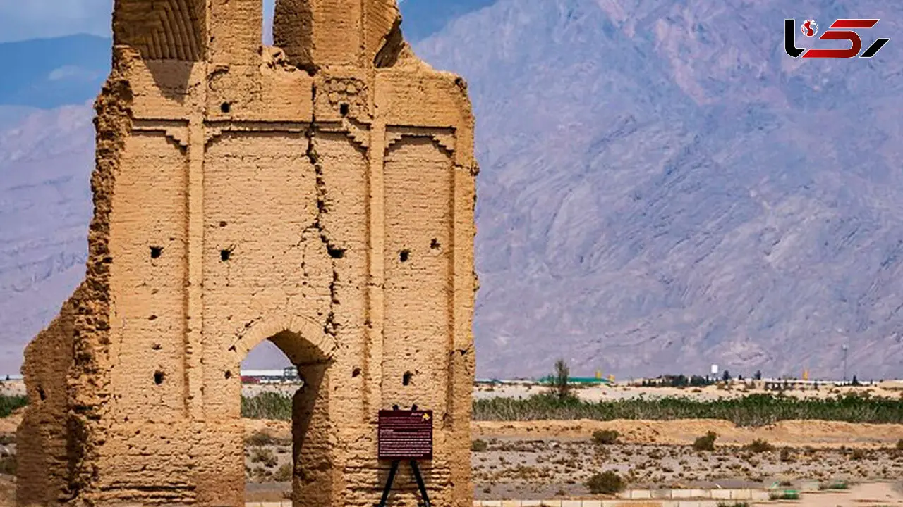 دروازه فرافر یادگار ایساتیس در دل کویر یزد + فیلم