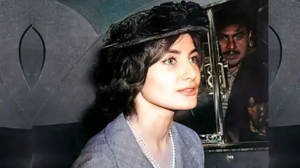 سفر به ایام قدیم سال 1948؛ دور دور شهناز پهلوی 4 ساله پشت فرمون ماشین پدری