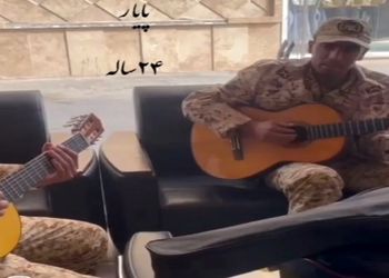 آواز احساسی؛ سرباز دلشکسته برا عشقش منو ول نکنی تو تنهایی خوند جیگرت خون میشه