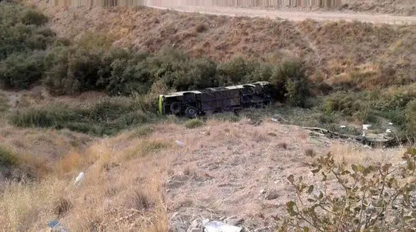  کارخانه ای  کوچک با یک بازوی رباتیک + فیلم
