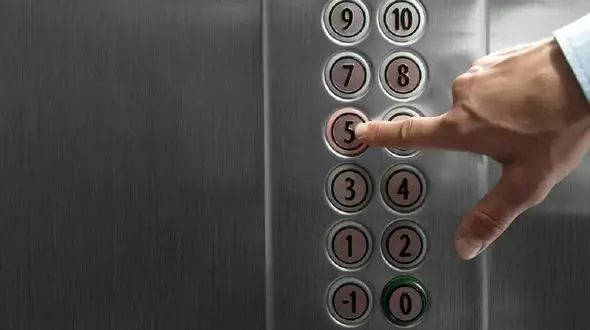 جلال ملکی: چگونه از آسانسور در زمان قطعی برق نجات پیدا کنیم؟ / فیلم