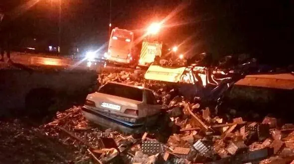 یک کشته و ۴ مصدوم در تصادف زنجیره ای محور نیشابور - مشهد