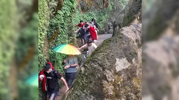 گیر افتادن گردشگران در آسیاب خرابه / عملیات نجات انجام شد