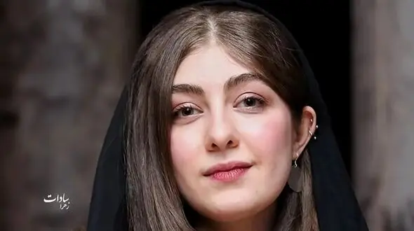 فیلم/ راهکار الیکا ناصری بازیگر دهه هشتادی سینما برای حفظ انرژی زنانه اش: آشپزی میکنم غذاهای اعیونی درست می کنم ولی از ظرف شستن متنفرم