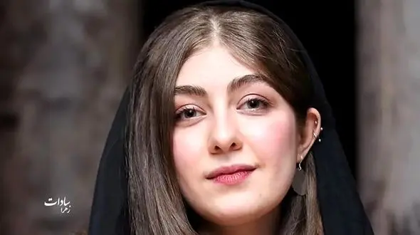 فیلم/ راهکار الیکا ناصری بازیگر دهه هشتادی سینما برای حفظ انرژی زنانه اش: آشپزی میکنم غذاهای اعیونی درست می کنم ولی از ظرف شستن متنفرم