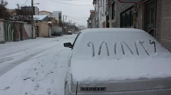 نجات 4 خانوار عشایری گرفتار در برف در چهارمحال و بختیاری