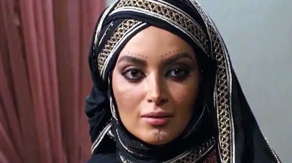 عکس؛ سفر در زمان؛ «خاشعه همسر منذر بن زبیر» سریال مختار بعد 20 سال در 44 سالگی / آرایش ترندی بهنوش طباطبایی با رنگ محبوب صورتی!