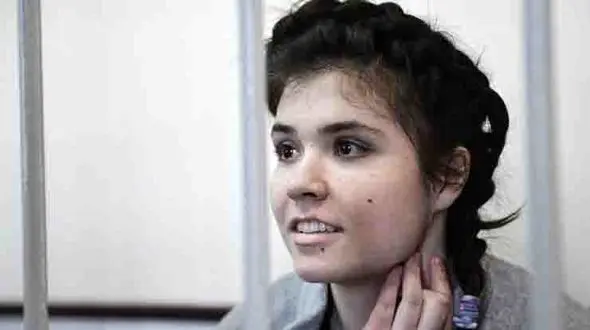 ماجرای دختر دبیرستانی که برای ازدواج با یک داعشی به سوریه رفت اما... + عکس