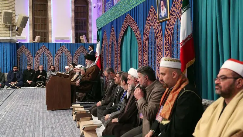 رهبر معظم انقلاب اسلامی امروز( یکشنبه ) در دیدار اساتید، قاریان، و حافظان برتر شرکت‌کننده در چهل و یکمین دوره مسابقات بین‌المللی قرآن