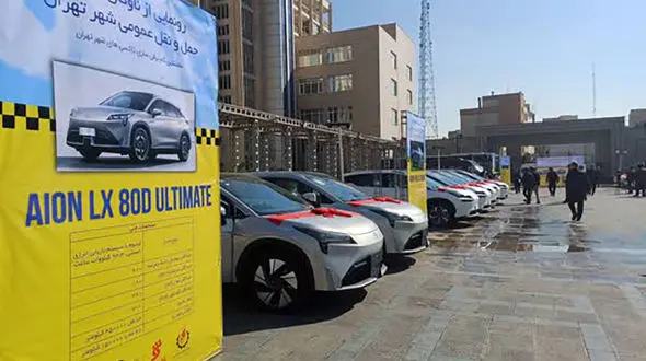 رونمایی از تاکسی، ون، اتوبوس و موتورسیکلت برقی در تهران