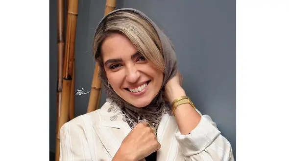 اولین عکس ها از پدر و مادر مونا کرمی 