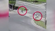 فیلم لحظه تصادف 2 دوچرخه سوار