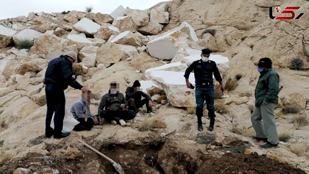 بازداشت 4 مرد که در قیزقلعه ارومیه به دنبال گنج تاریخی بودند