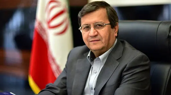 همتی بدون پاسخ به سوالات خبرنگاران نشست خبری را ترک کرد