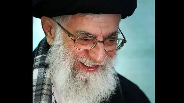 فیلم / شعرخوانی زیبای رهبر شهید انقلاب از استاد شهریار/ دلم جواب بلی میدهد صلای تو را