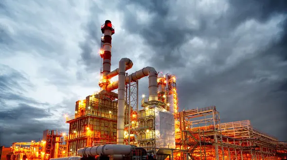 تأمین خوراک، بزرگ‌ ترین مانع صنعت پتروشیمی / با وجود همه چالش ها توسعه ادامه دارد + فیلم