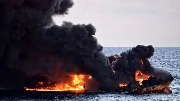 چینی ها به دنبال سوختن نفتکش بودند نه خاموش کردن آن!