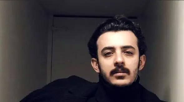 معرفی خانواده کم جمعیت و تحصیلکرده علی شادمان، کیوان سریال کیمیا/ از پدر استاد دانشگاه و مادر معلم تا خواهر کاریزماتیک و مهربونش+عکس