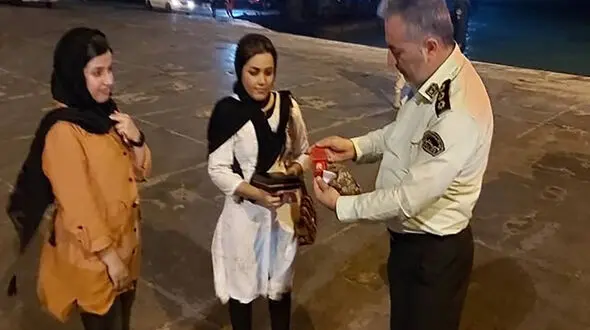  خبر خوب / اقدام انساندوستانه مامور پلیس قشم  / زن جوان شوکه شد + عکس