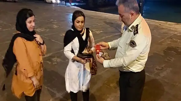  خبر خوب / اقدام انساندوستانه مامور پلیس قشم  / زن جوان شوکه شد + عکس