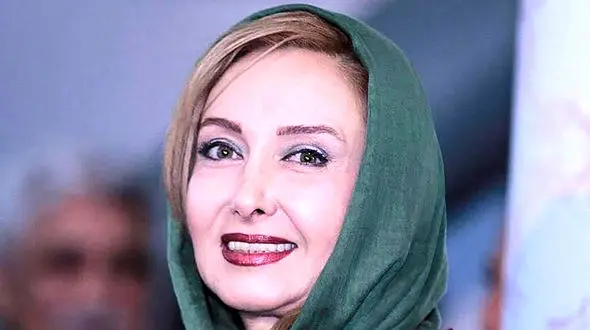 چهره جدید کتایون ریاحی در نوروز 1402 ! + عکس ناگهانی در مرکز خرید ! 