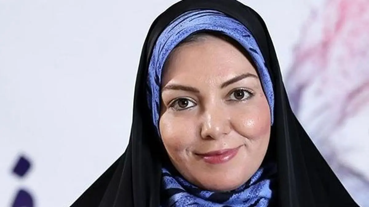 لحظه دردناک و جگرسوز از مراسم ختم آزاده نامداری؛ گریه و ضجه دلخراش توسط همسر این مجری پَرپَر شده / روحش شاد