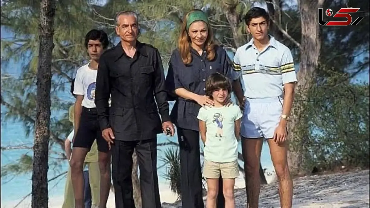 عکس / سفر در زمان / شنا و خوش گذرانی فرح پهلوی با دختر و پسرانش در استخر کاخ نیاوران 