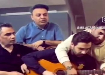 آواز احساسی؛ تا حالا دیدی چهار نفر با یه گیتار بزنن و بخونن؟ این خانواده کوه استعدادن