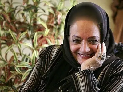 عکس/ سفر در زمان/«شهلا ریاحی» در 31 سالگی و با چادر مشکی؛ سال 1336