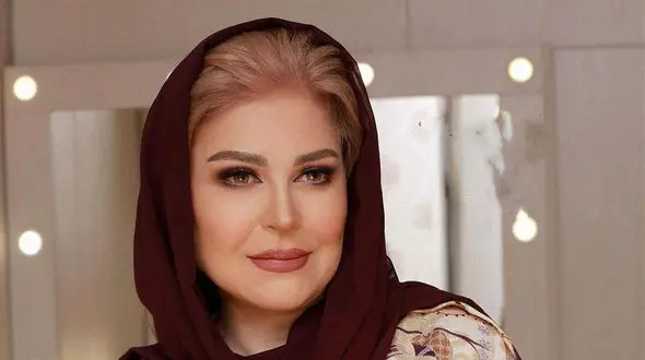 تیپ مدرن و زیبای اکرم محمدی / خانم بازیگر جوانتر از سنش!