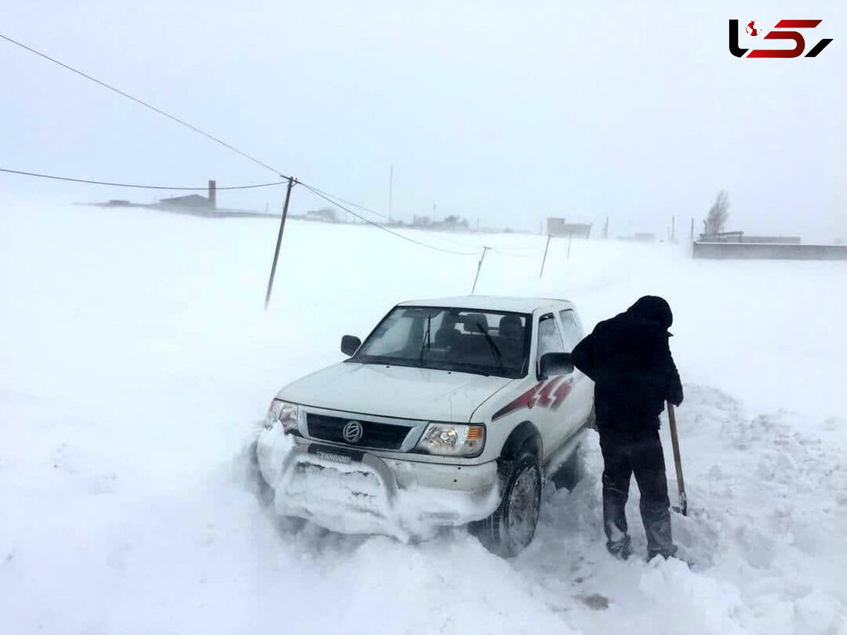 در زمان  بارش برف وکولاک برای رفاه رانندگان ومسافرین در کلیه مسیرهای مواصلاتی شبانه روزی در خدمت مردم هستیم