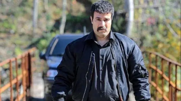 جشن تولد احمد مهران‌فر بازیگر نقش ارسطو در سریال پایتخت در خانه لاکچری اش