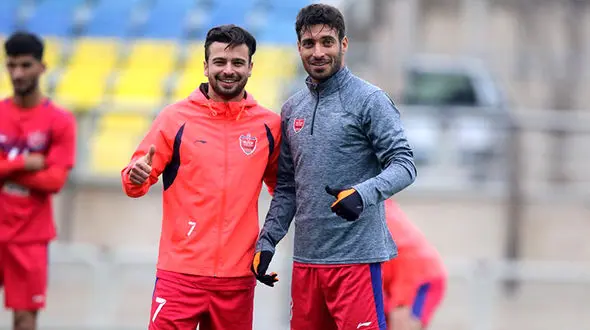 تصویر باور نکردنی از نذر و نیاز ستاره های پرسپولیس برای کامبک رویایی  