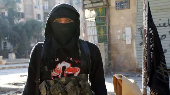 در گردان زنان داعشی چه می گذرد؟ / از شاعر تا زنی که فتوای ارتباط با مردان داعشی را صادر می‌کند! + تصاویر