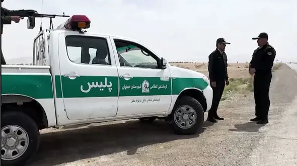 فیلم هالیوودی صفر تا صد عملیات در نابودی  هلیکوپترها و  هواپیماهای آمریکایی در جنوب اصفهان / سه هواپیمای سی 130 با هلیکوپترهای داخل شان و 4 هلیکوپتر در حال پرواز