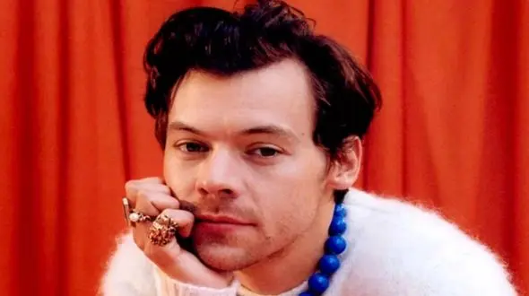 حتی خانم‌های سرشناس هم از  این مرد خوش پوش تقلید می‌کنند! + فقط عکس ها را باور کنید !