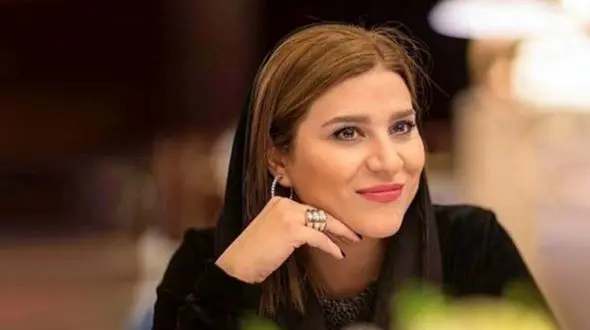 منزل شاهانه سحر دولتشاهی/ از معماری قصرگونه تا پیانو در گوشه اتاق!