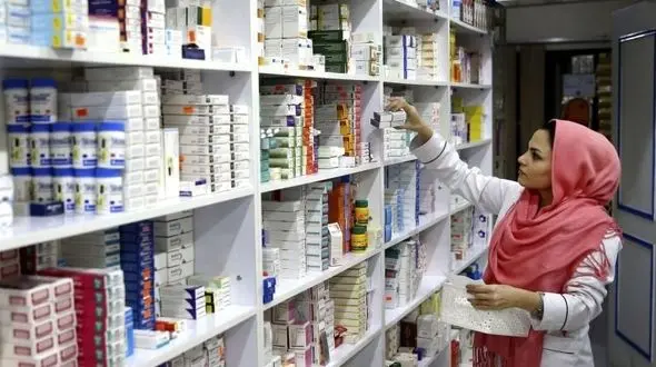 کمبود بی سابقه دارو در کشور / مردم برای تهیه دارو در داروخانه ها سرگردان هستند!