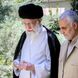 عکس / سفر به تاریخ؛ کوهپیمایی رهبر انقلاب همراه با سردار سلیمانی در کرمان؛ سال 1384