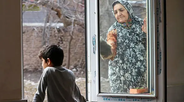 حقوق زندگی مجردی به کارگران می دهیم انتظار ازدواج از آنها داریم/حداقل حقوق مصوب پاسخگوی نیازهای ابتدایی هم نیست