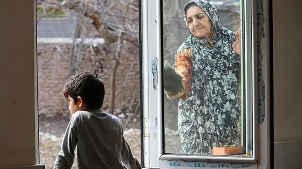 حقوق زندگی مجردی به کارگران می دهیم انتظار ازدواج از آنها داریم/حداقل حقوق مصوب پاسخگوی نیازهای ابتدایی هم نیست