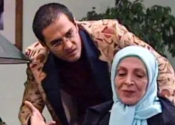 هما فانی «مادر رامبد جوان»: دخترم از دست کارهای رامبد کلافه می‌شد، رامبد بچه بود و عقلش نمی‌رسید چگونه مردم و دوستانش را بخنداند/ من و پدرش تلفنی با رامبد در ارتباط هستیم