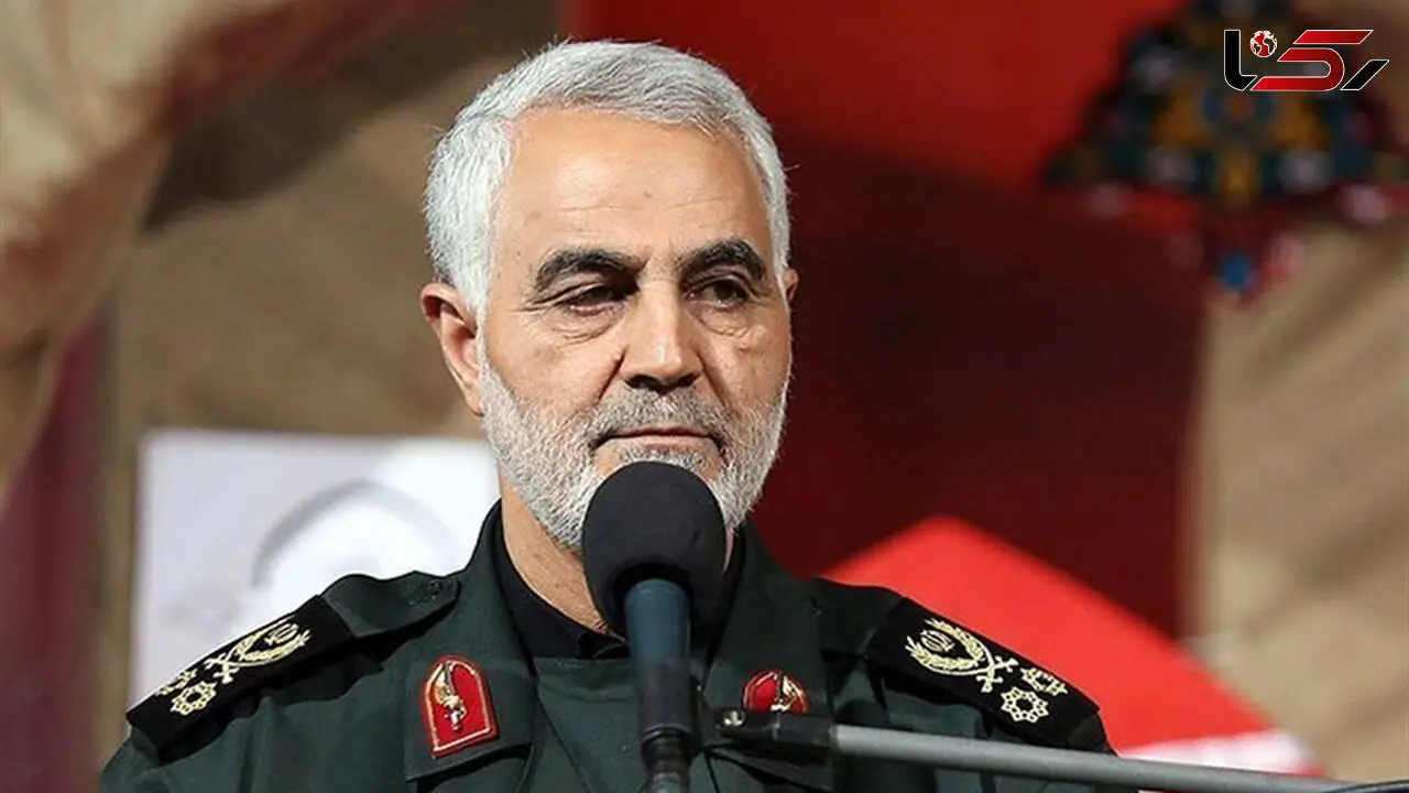 سردار سلیمانی نشان ذوالفقار را از رهبر انقلاب دریافت کرد