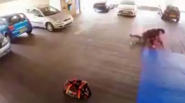 مالک خودرو سارق را خاک کرد !+ فیلم