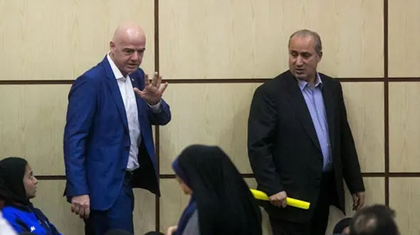هشدار رئیس فیفا به فدراسیون فوتبال ایران؛ ورود بانوان به ورزشگاه را آزاد کنید!