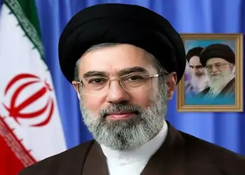 عکس/ قیمت و مارک  کفش های  اسپورت آیت الله مجتبی خامنه‌ای رهبری ایران  کنار برادر سعید جلیلی مقام ارشد صدا و سیما ! 