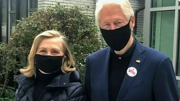 حضور بیل و هیلاری کلینتون در انتخابات ریاست جمهوری + عکس