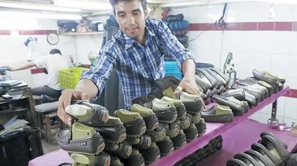 فروش کفش ایرانی به نام برندهای خارجی