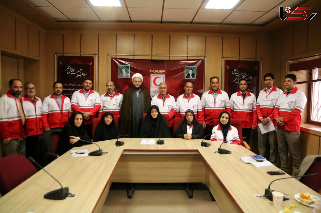 اعضای شورای اسلامی استان همدان عضو افتخاری داوطلبان جمعیت هلال احمر شدند