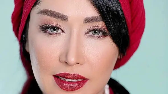 فیلم رخ نمایی شیک خانم بازیگر چشم رنگی صدا و سیما / در اینستاگرام کولاک کرد!